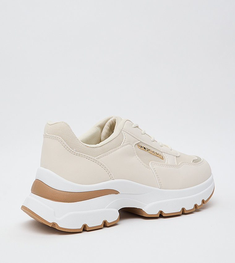 LARISSA GLB Lace-Up Runner Sneakers