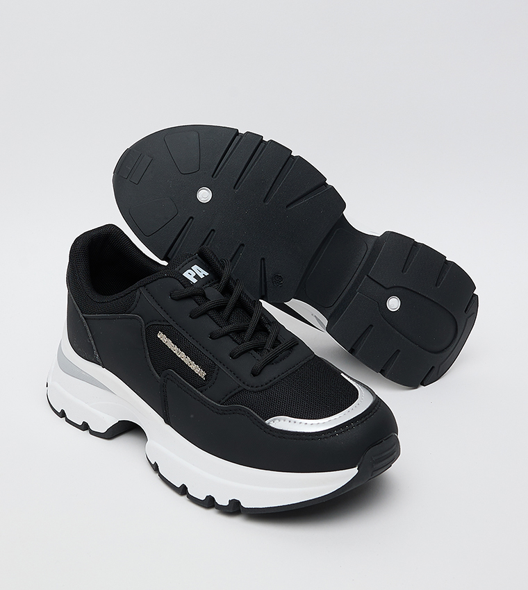 LARISSA GLB Lace-Up Runner Sneakers