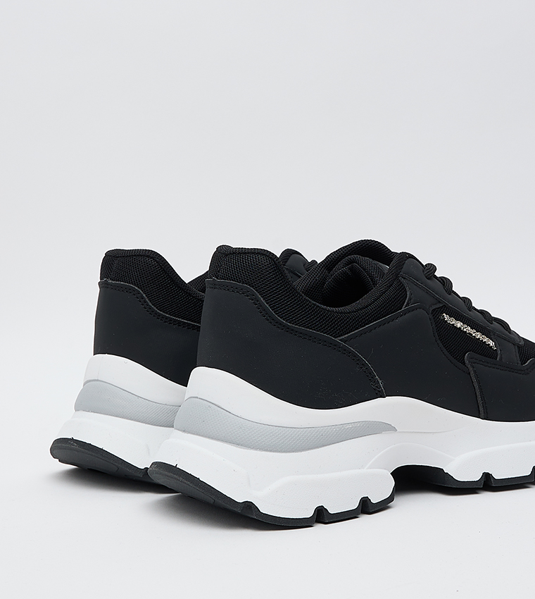 LARISSA GLB Lace-Up Runner Sneakers