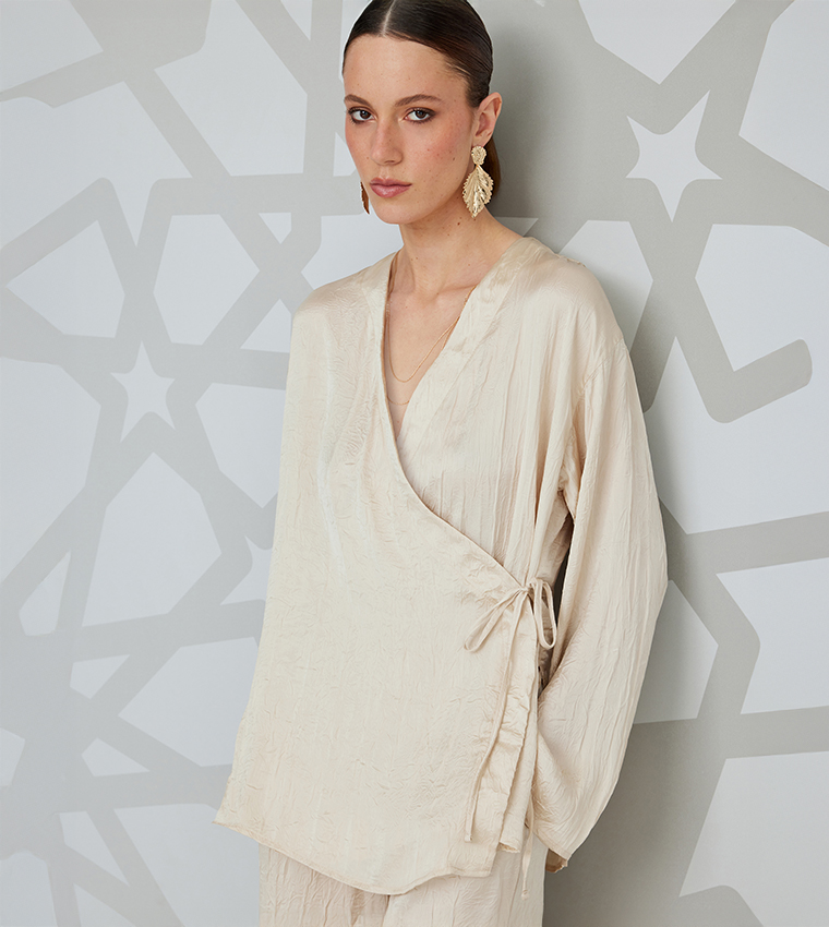 Textured Long Sleeves Satin Wrap Top