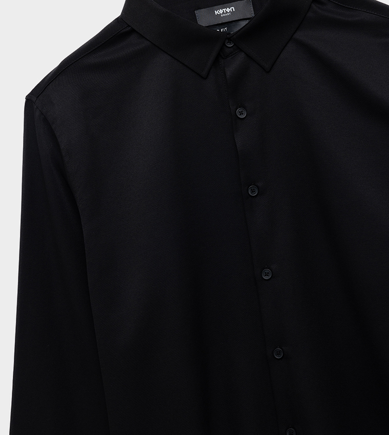 Solid Regular Fit Long Sleeves Shirt
