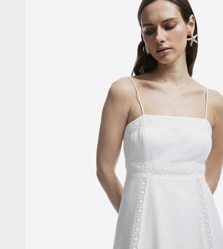 فستان ماكسي دانتيل بحمالات 