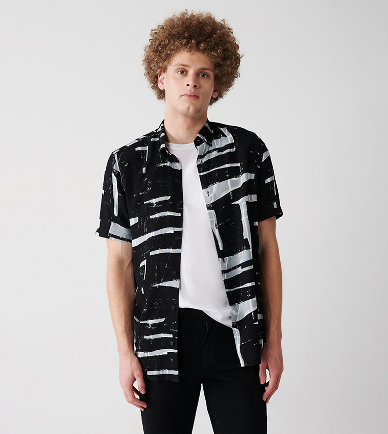 Abstract Patterned Short Sleeves Shirt