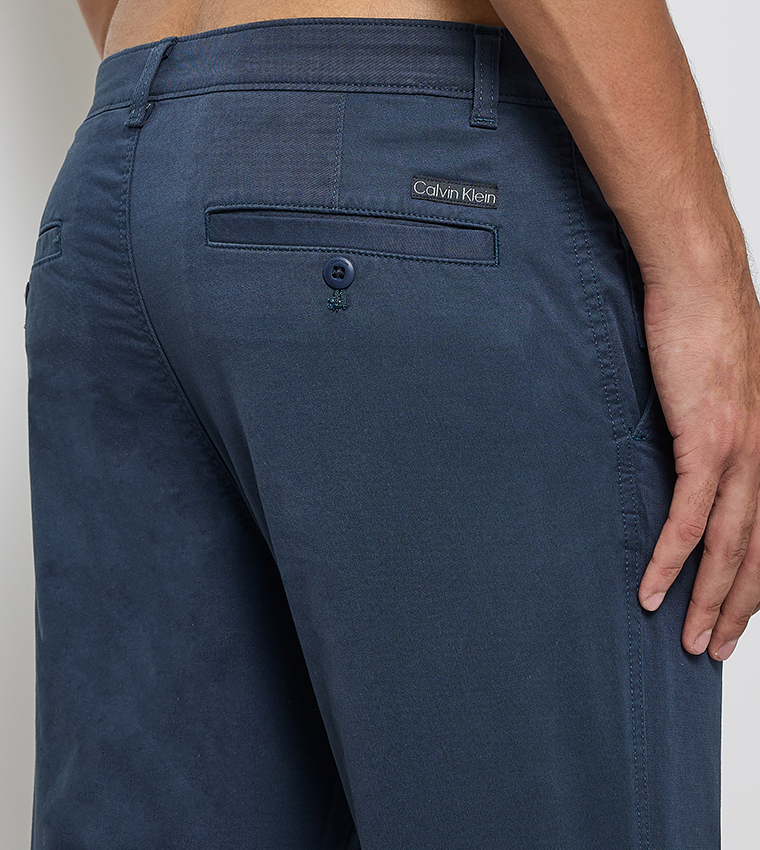 SIGNATURE Slim Fit Chinos