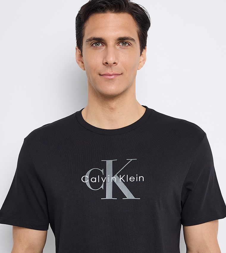 تيشيرت ايرو بطبعة شعار