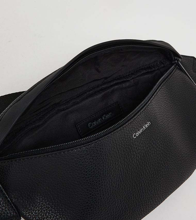 MUST Textured Fanny Pack
