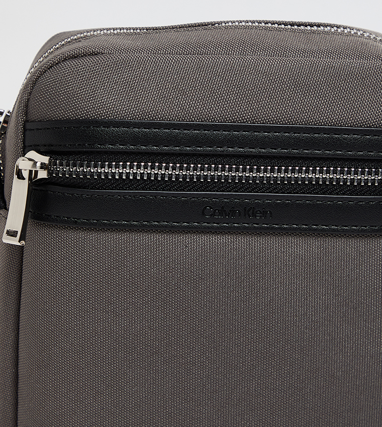 Logo Detail Zippered Reporter Bag