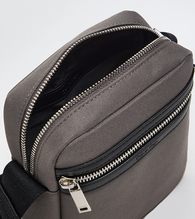 Logo Detail Zippered Reporter Bag