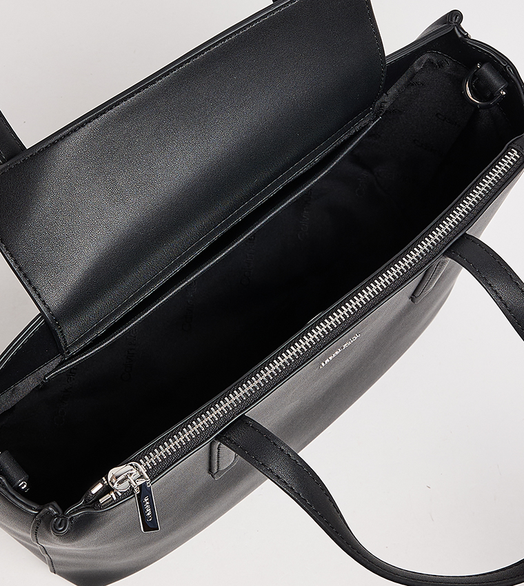 Textured Zip Closure Tote Bag