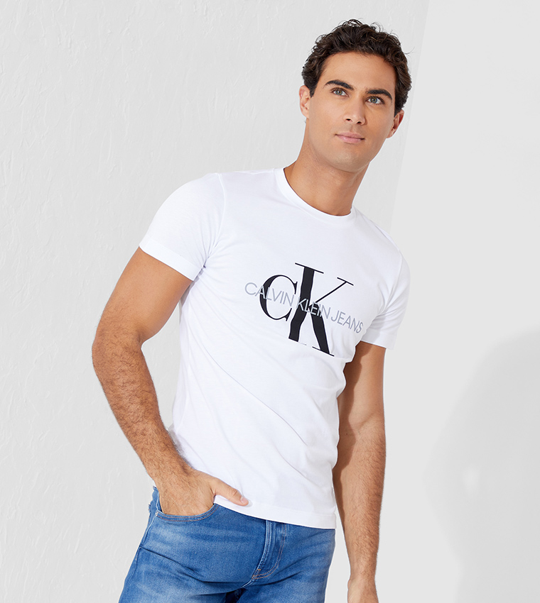 Buy Calvin Klein Iconic Monogram Short Sleeves Slim Fit T Shirt In White |  6thStreet Kuwait