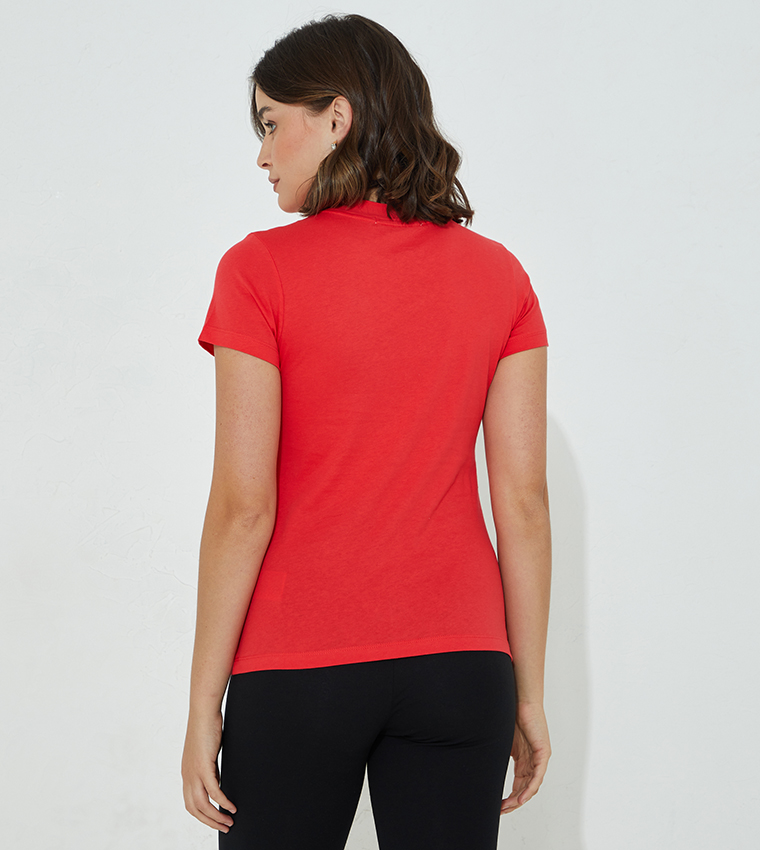 red lululemon t shirt