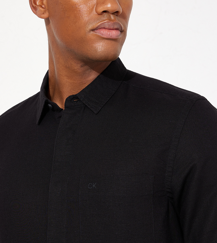 Calvin Klein Men's Long Sleeve Button Down Solid Shirt Black