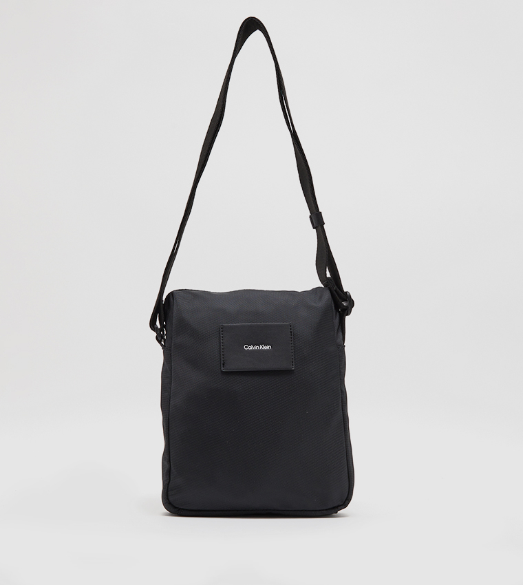 Buy Calvin Klein Must T Reporter Bag In Black | 6thStreet Qatar