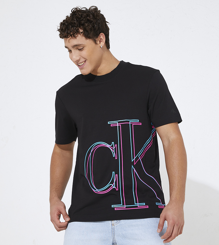 Calvin klein jeans hot sale t shirt black