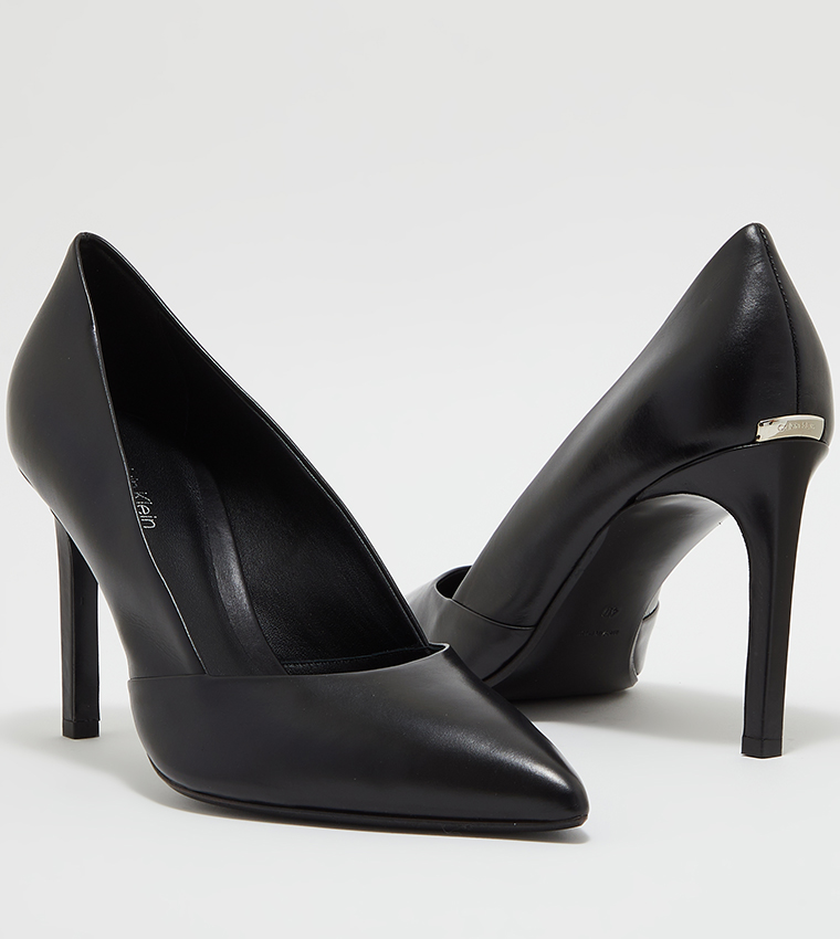 Calvin klein hotsell black pumps