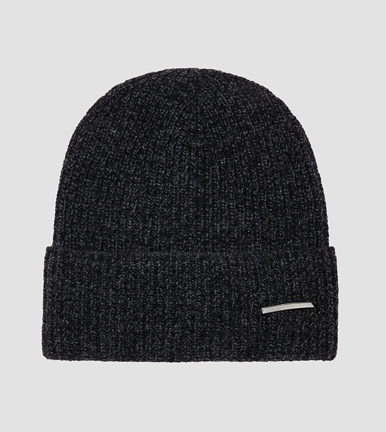 Black best sale pyramid beanie