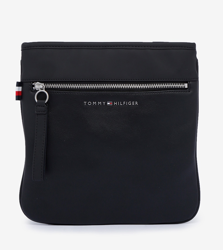 Tommy hilfiger 2025 metropolitan messenger bag