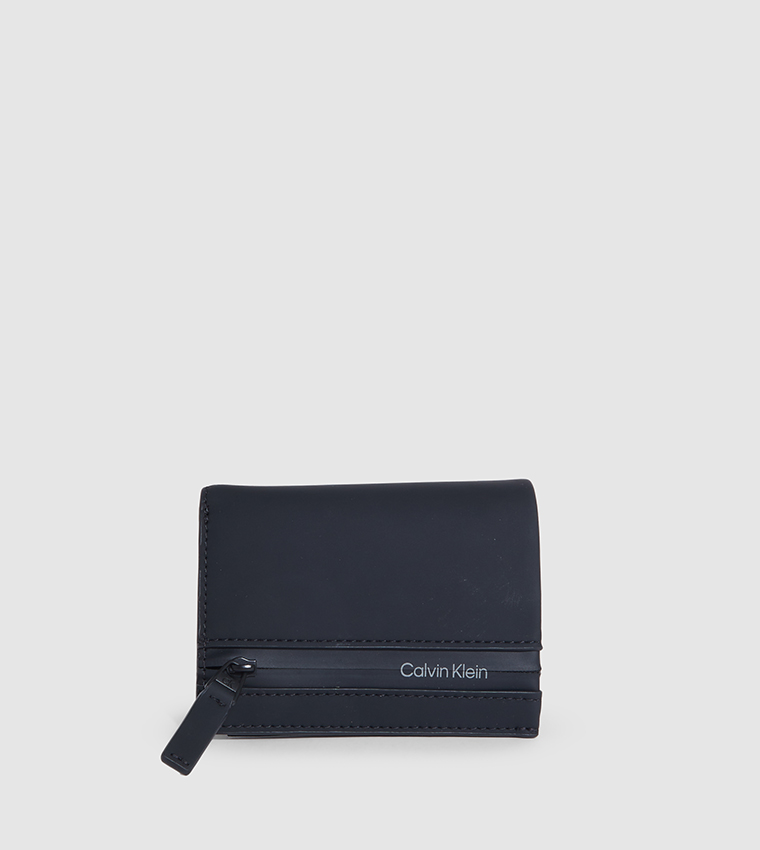 Calvin Klein Jeans Monogram Textured Bifold Wallet, Black (One Size)