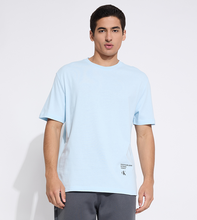 تيشيرت بياقة دائرية وبطبعة