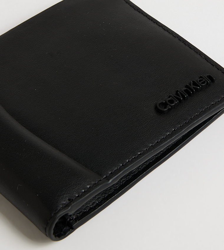Minimal Focus Bi-Fold Wallet