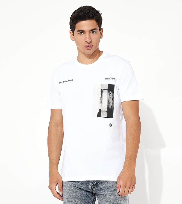 تيشيرت باقة دائرية وطبعة 