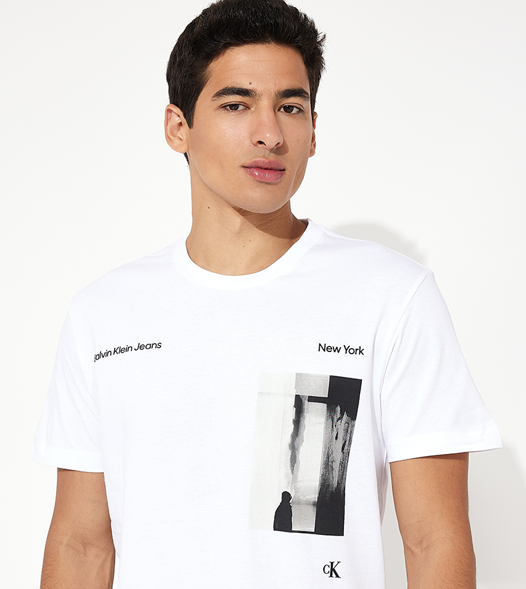 تيشيرت باقة دائرية وطبعة 