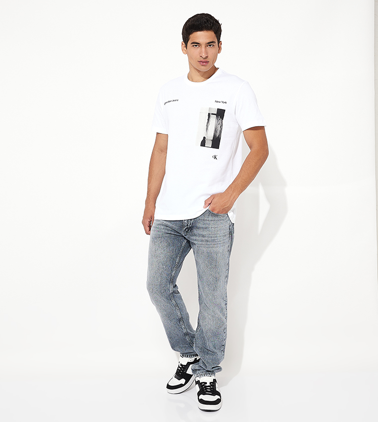 تيشيرت باقة دائرية وطبعة 