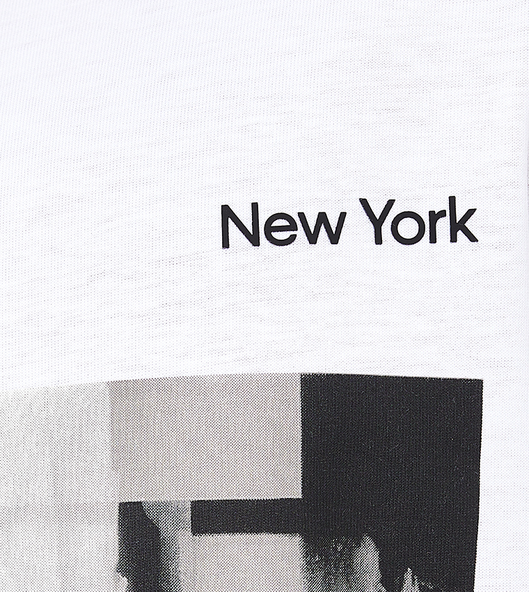 تيشيرت باقة دائرية وطبعة 