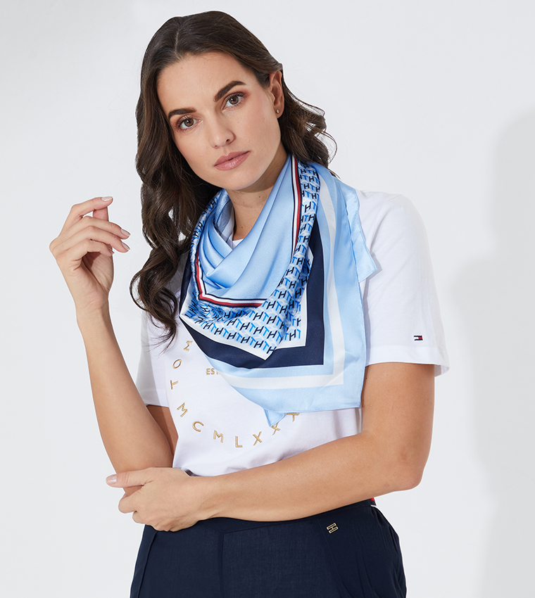 Tommy hilfiger deals scarves