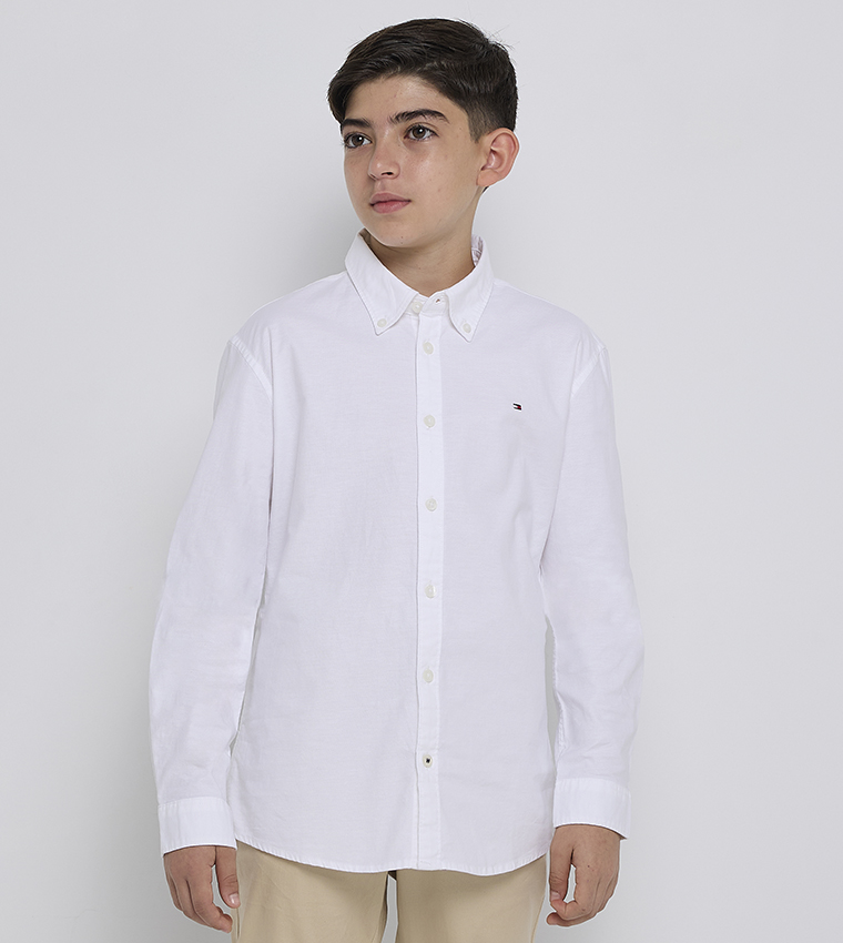 قميص مطرز بالشعار بأكمام طويلة  