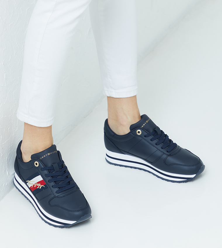 Signature runner tommy hilfiger hot sale