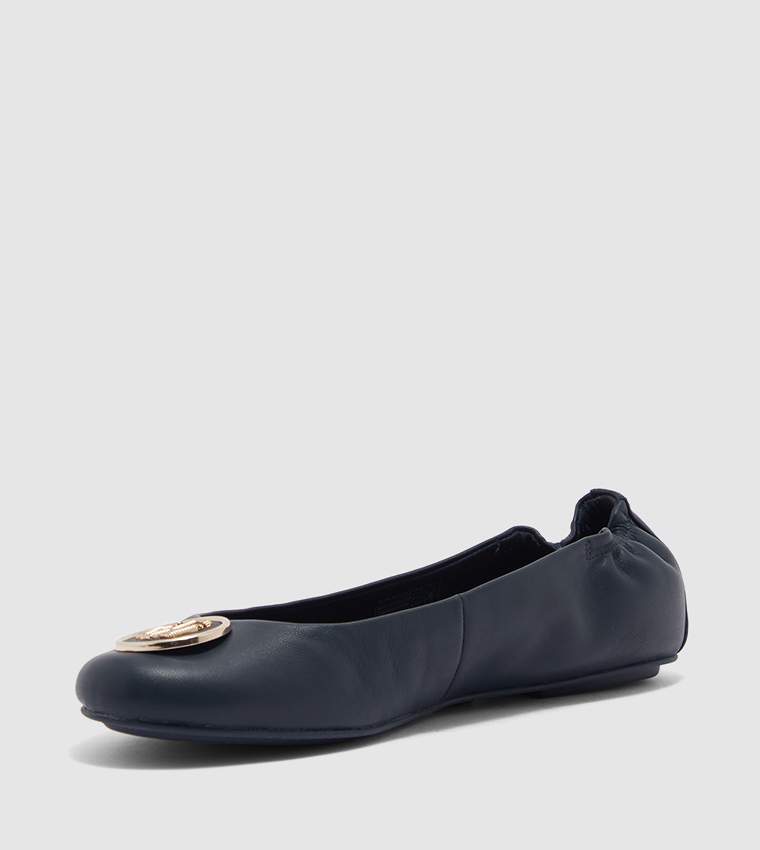 Buy Tommy Hilfiger Essential Leather Ballerinas In Blue | 6thStreet Kuwait