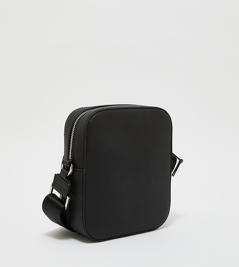 Buy Tommy Hilfiger Mini Messenger Bag In Black 6thStreet Saudi Arabia