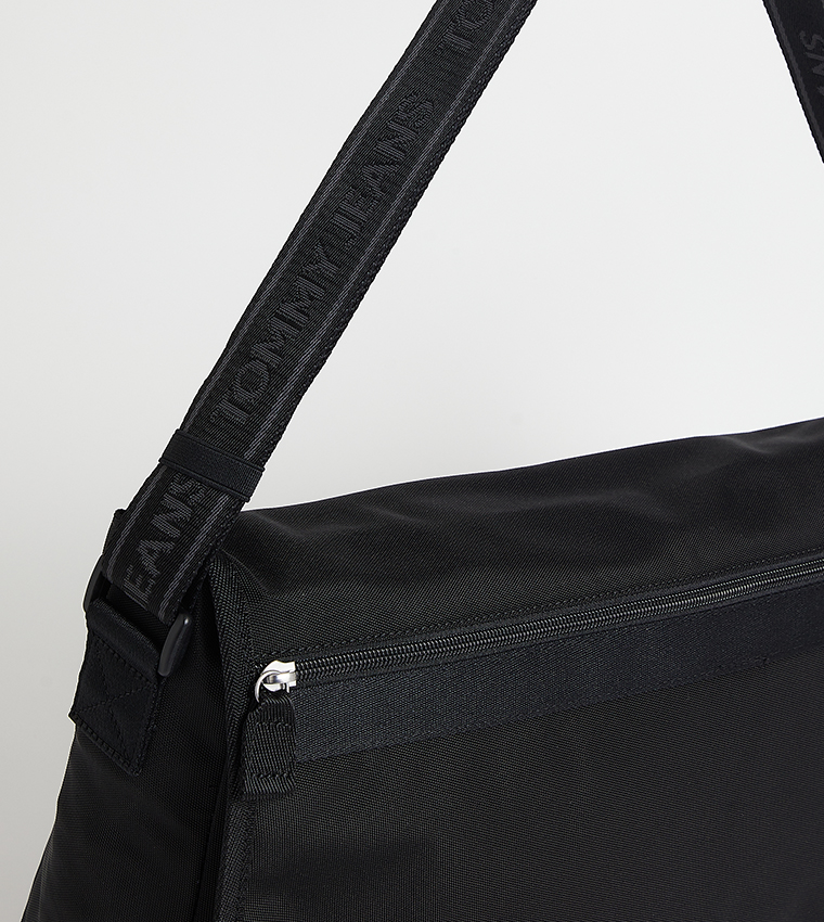 Essential Logo Badge Laptop Bag
