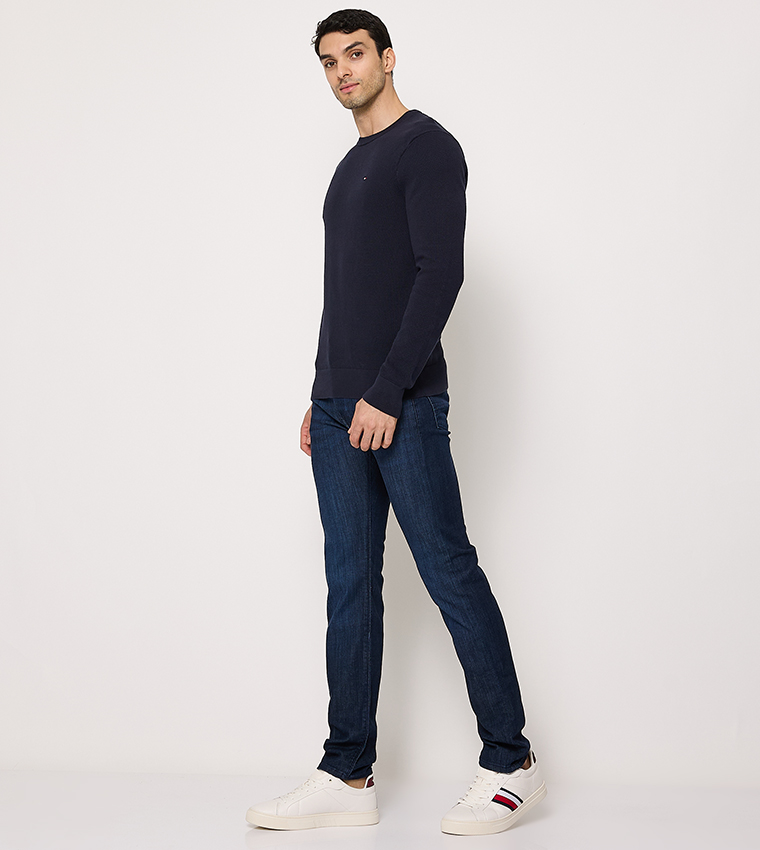 بنطال جينز ضيق 