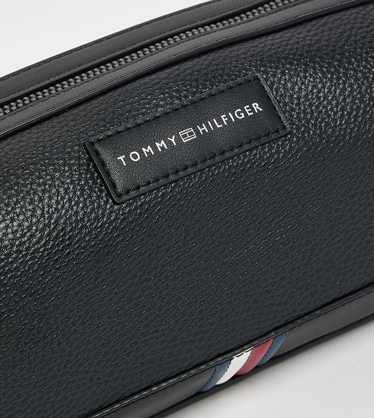 Logo Detail Washbag