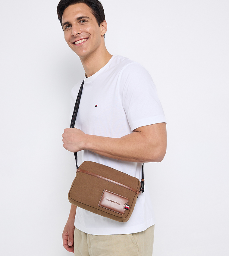 حقيبة كاميرا ببادج بشعار 