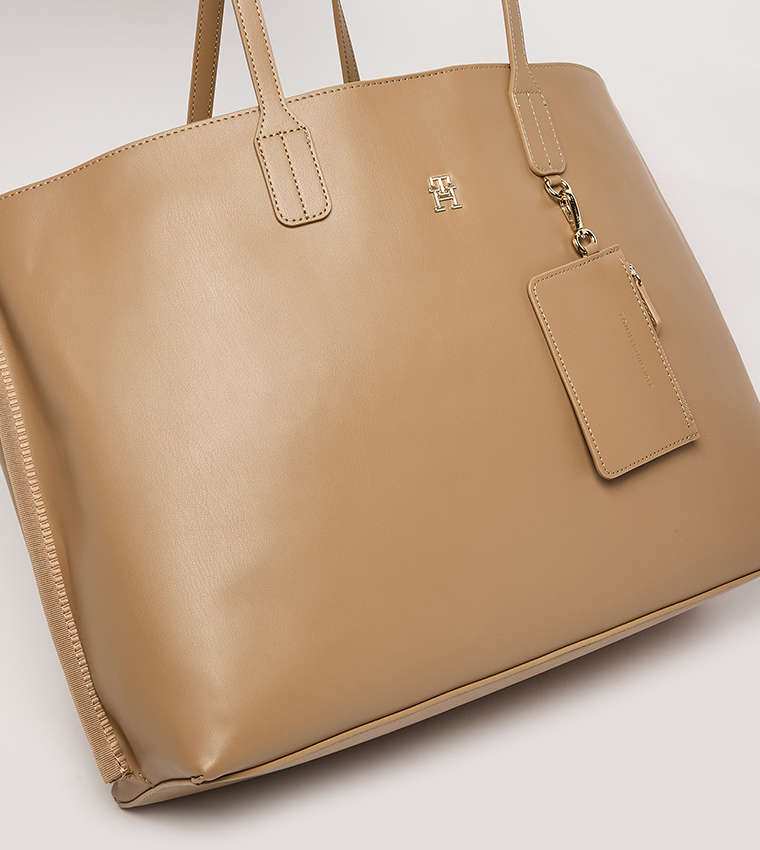DISTINCT Logo Detail Tote Bag