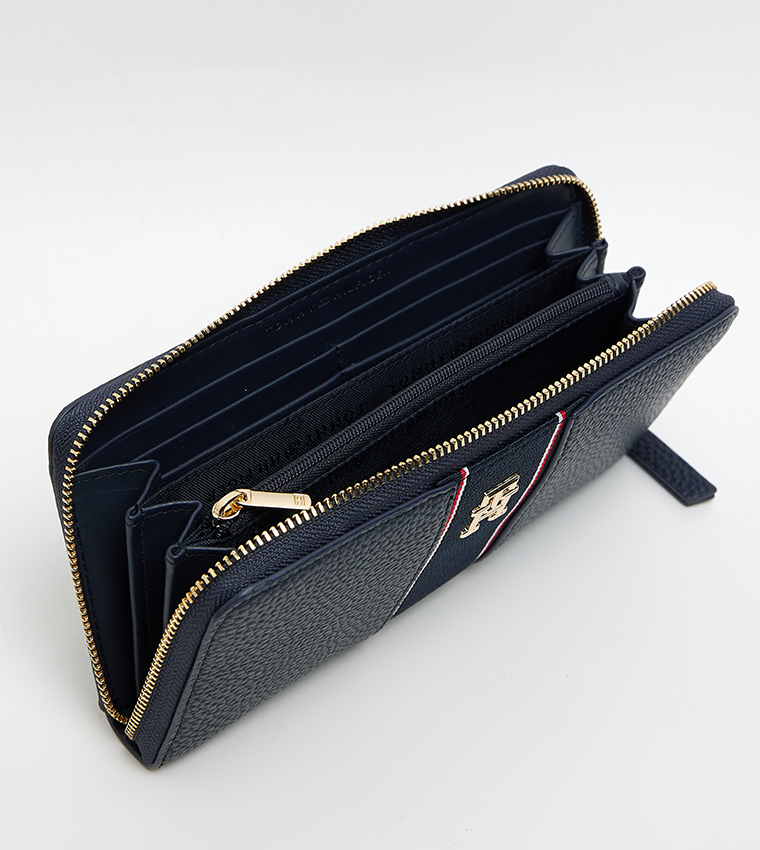 محفظة طويلة بشعار