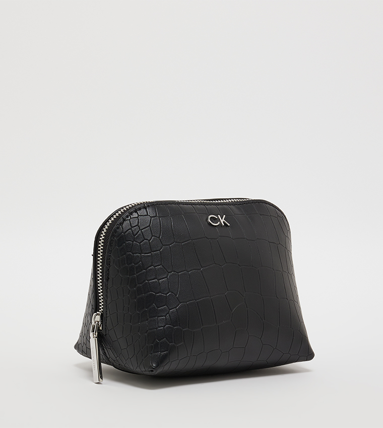 حقيبة تجميل بشعار