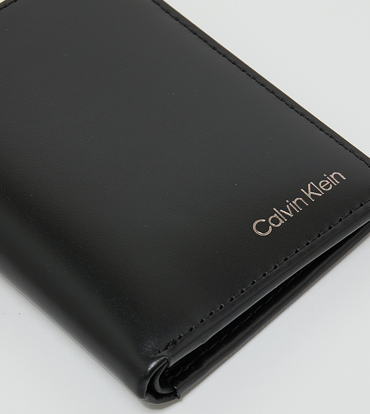 Logo Detail Smooth Bifold Cardholder