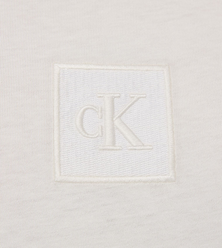 Appliqued Short Sleeves T-Shirt