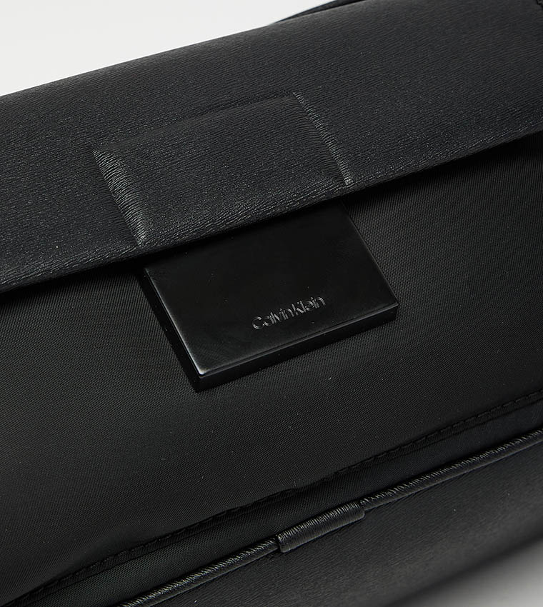 Logo Detail Toiletry Bag