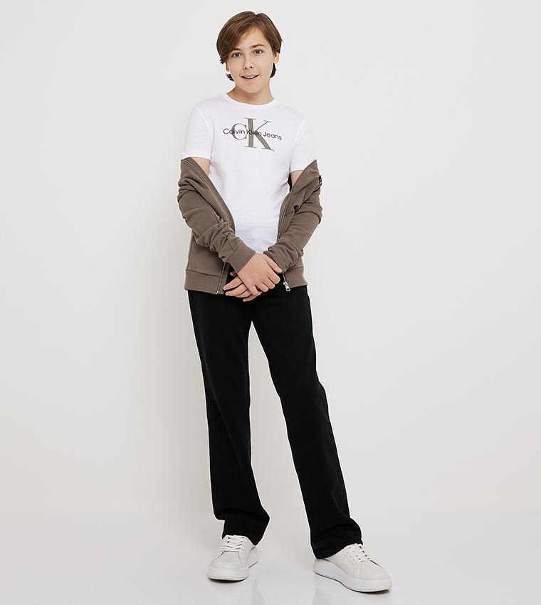 تيشيرت بأكمام قصيرة مطبوع بشعار