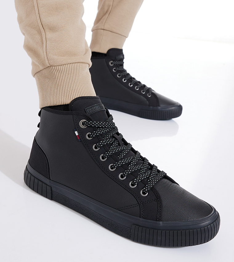 mass shoes tommy hilfiger