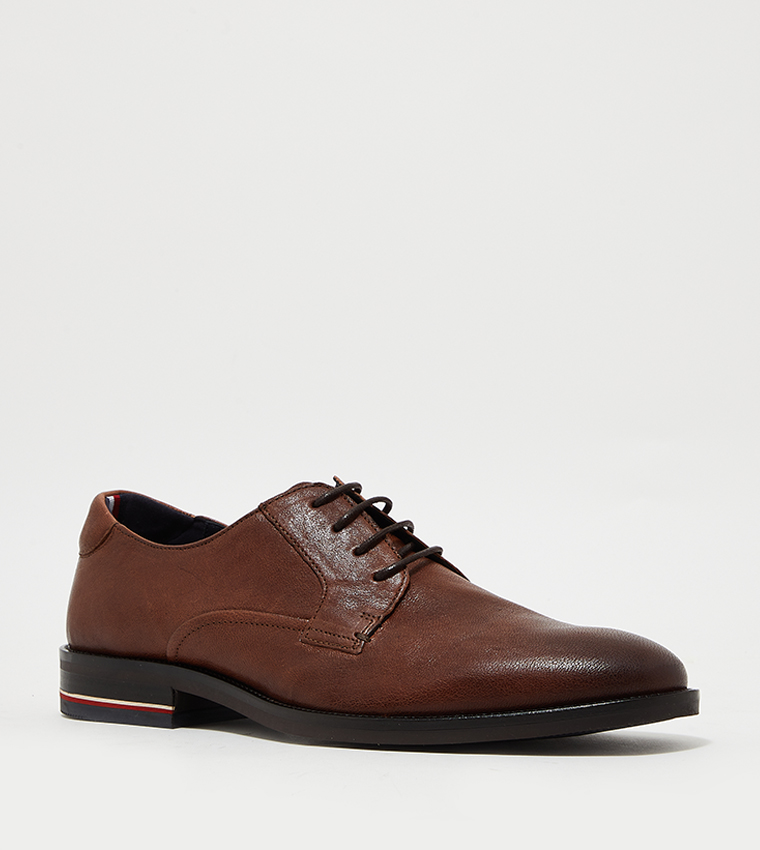 Robar a comentarista Obstinado Buy Tommy Hilfiger Formal Lace Up Derby Shoes In Brown | 6thStreet Kuwait