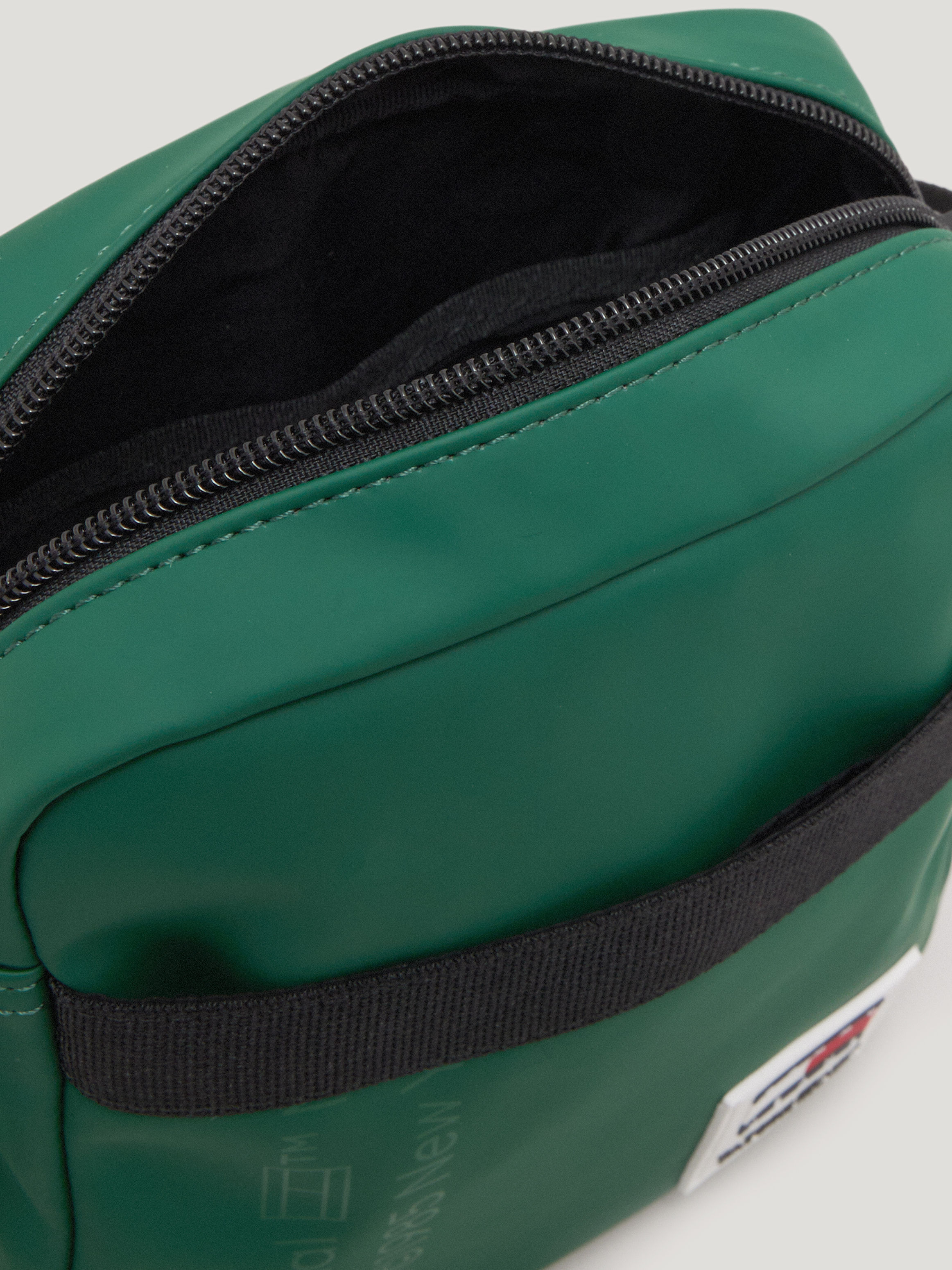 Logo Detail Daily + Reporter Bag