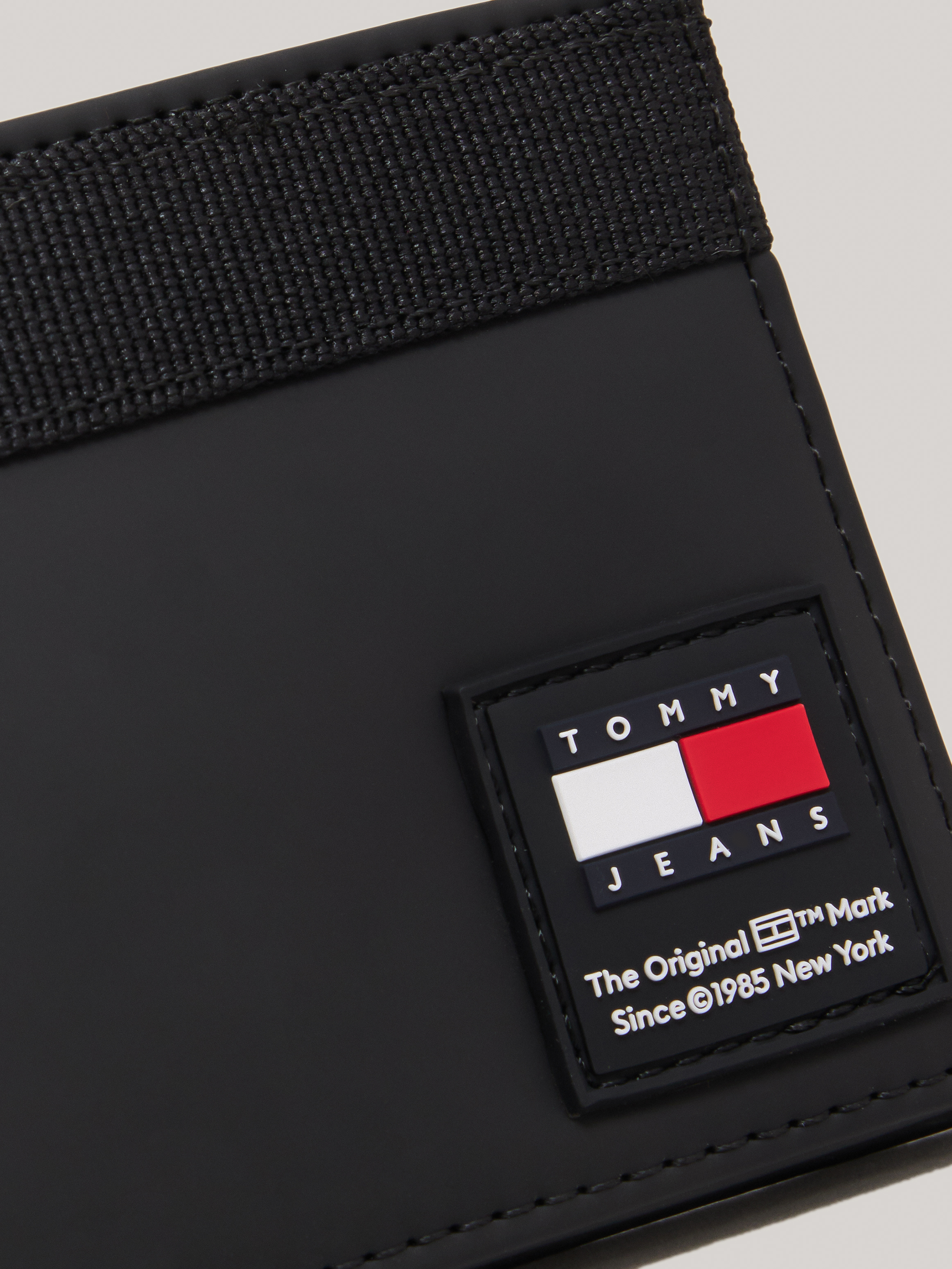 Original tommy outlet hilfiger wallets