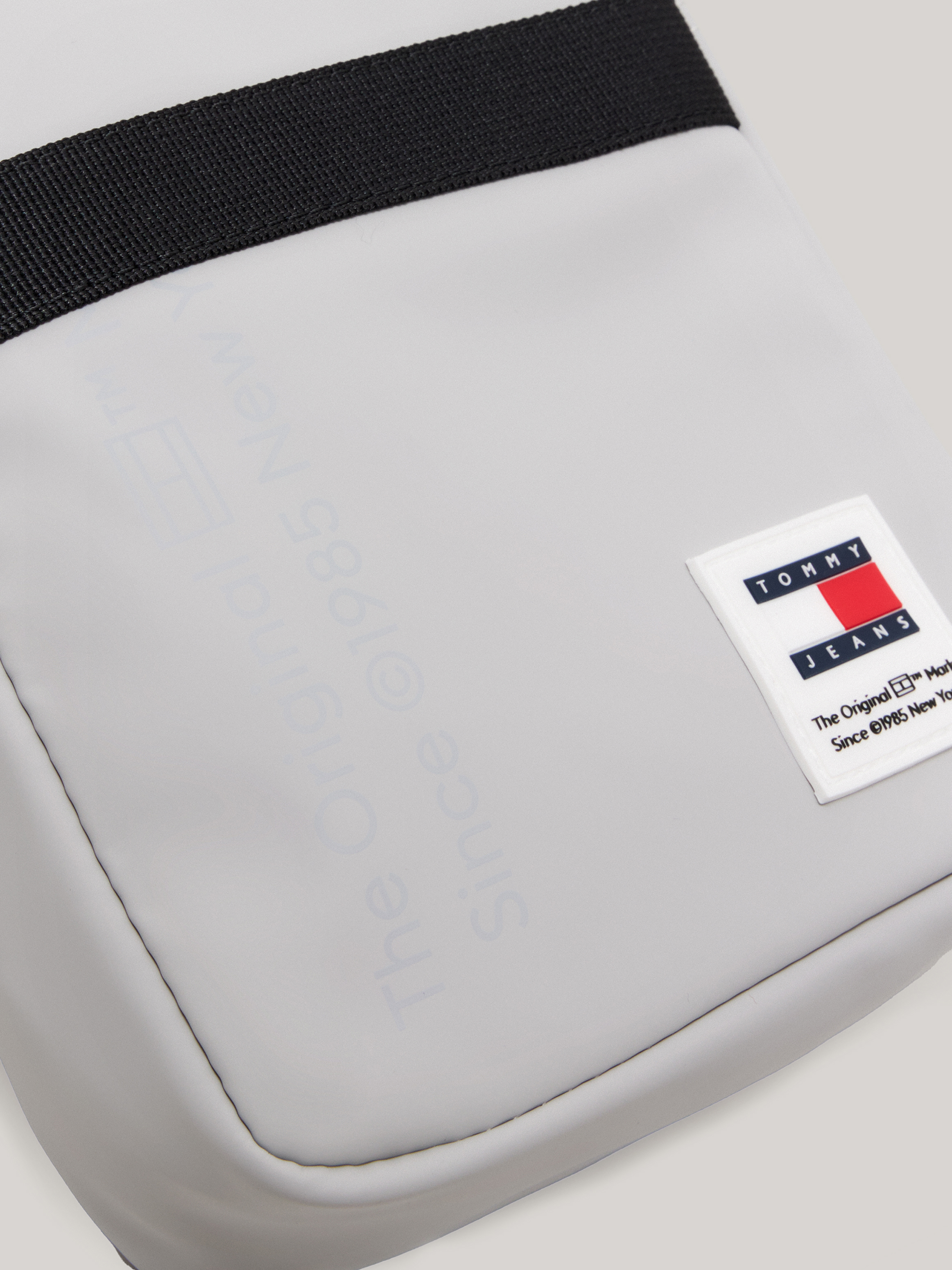 Logo Detail Daily + Reporter Bag