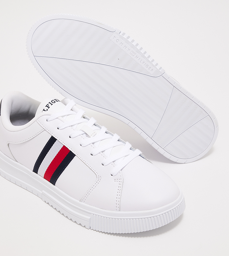 Tommy hilfiger flag hot sale detail leather sneaker